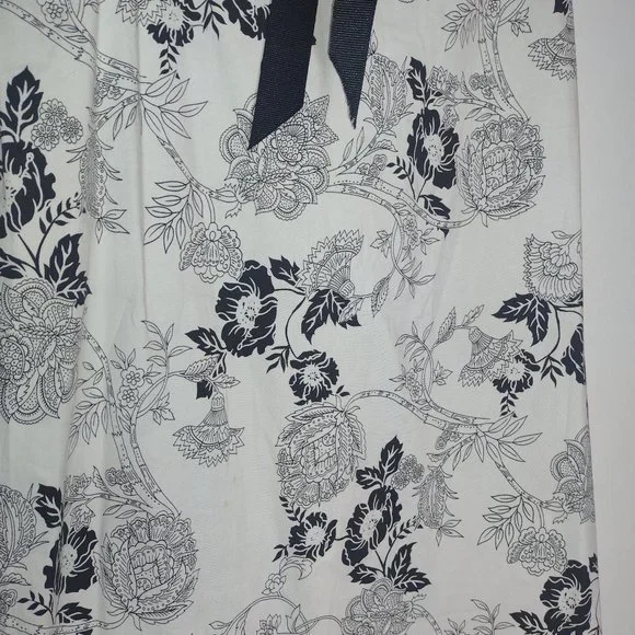 Dress - Picture 4 of 9